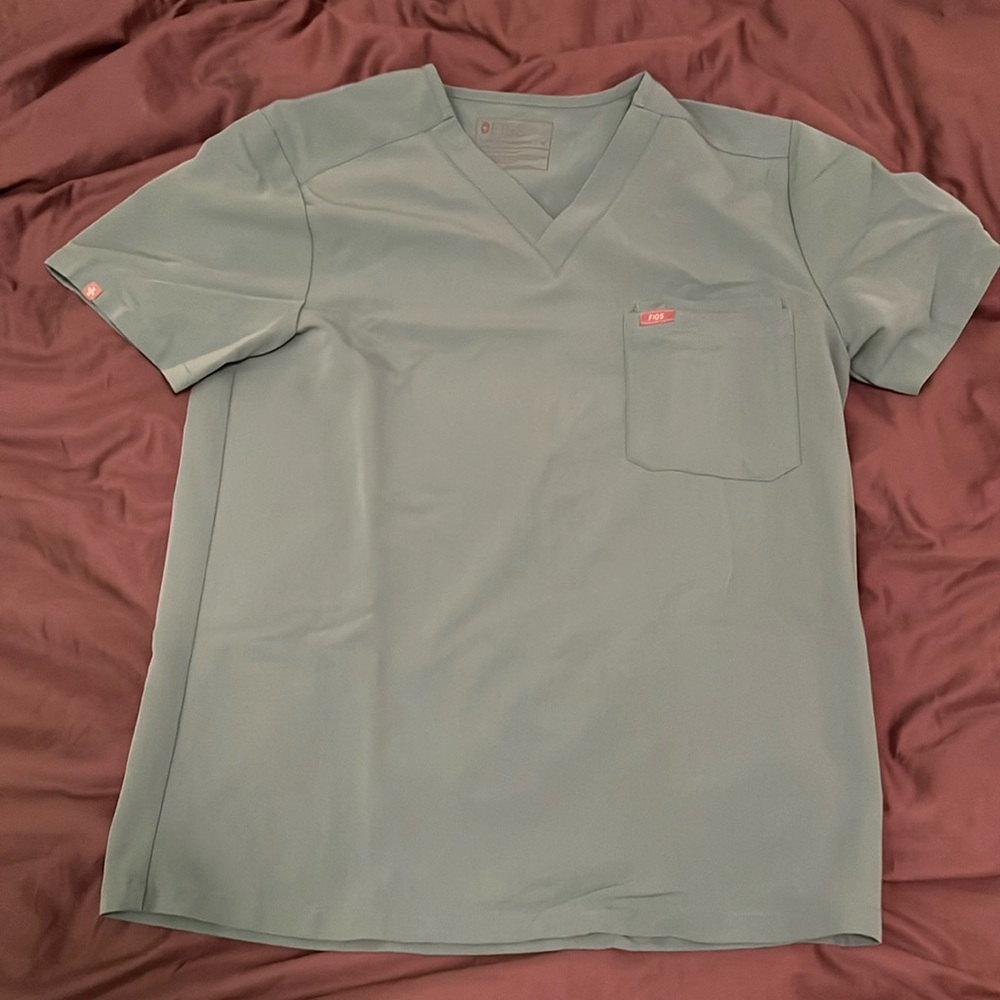 Figs men medium scrub top green